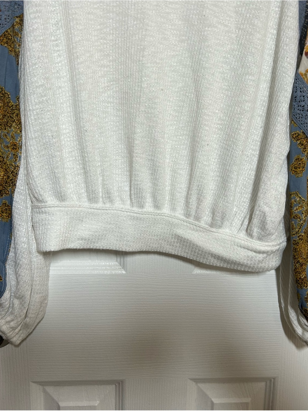 Free People Cream Pullover with Blue and Mustard Floral Patchwork Sleeves Boho - Picture 4 of 12